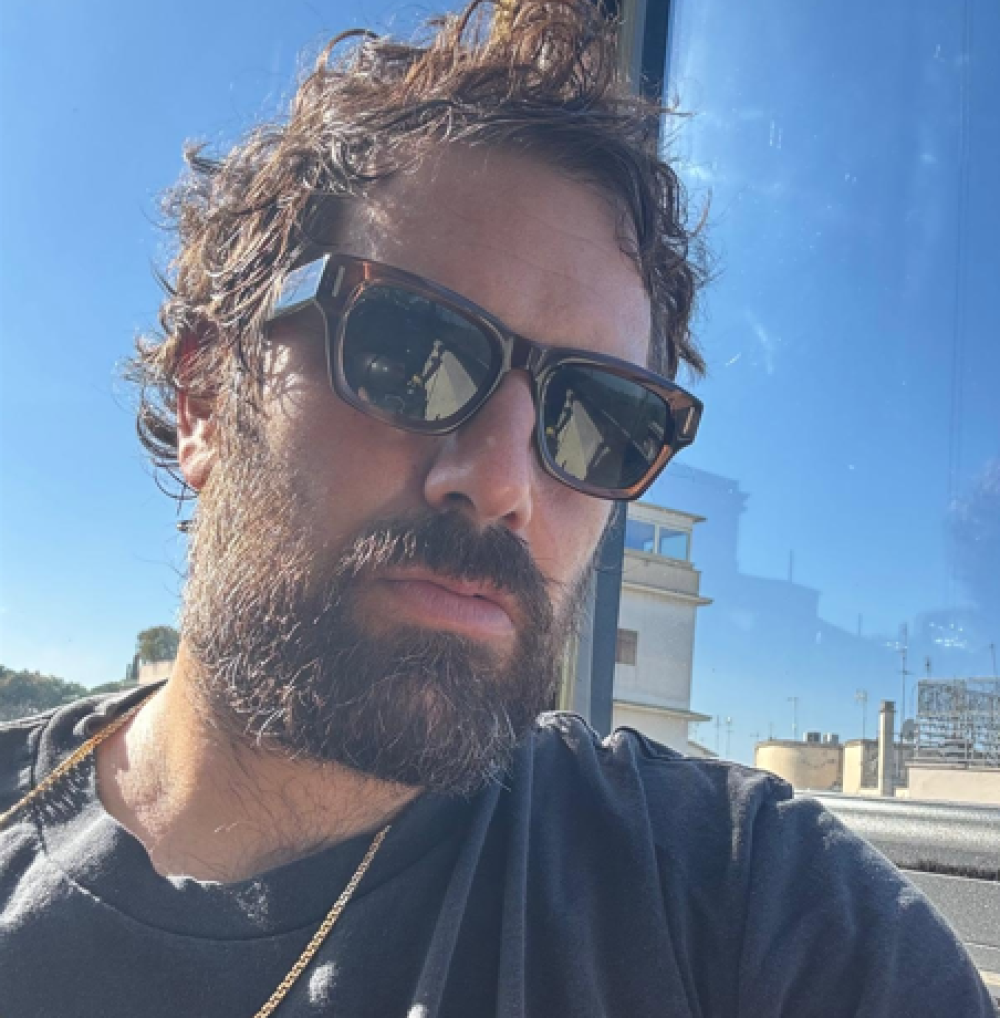 Foto dal profilo social dell'artista Tommaso Paradiso